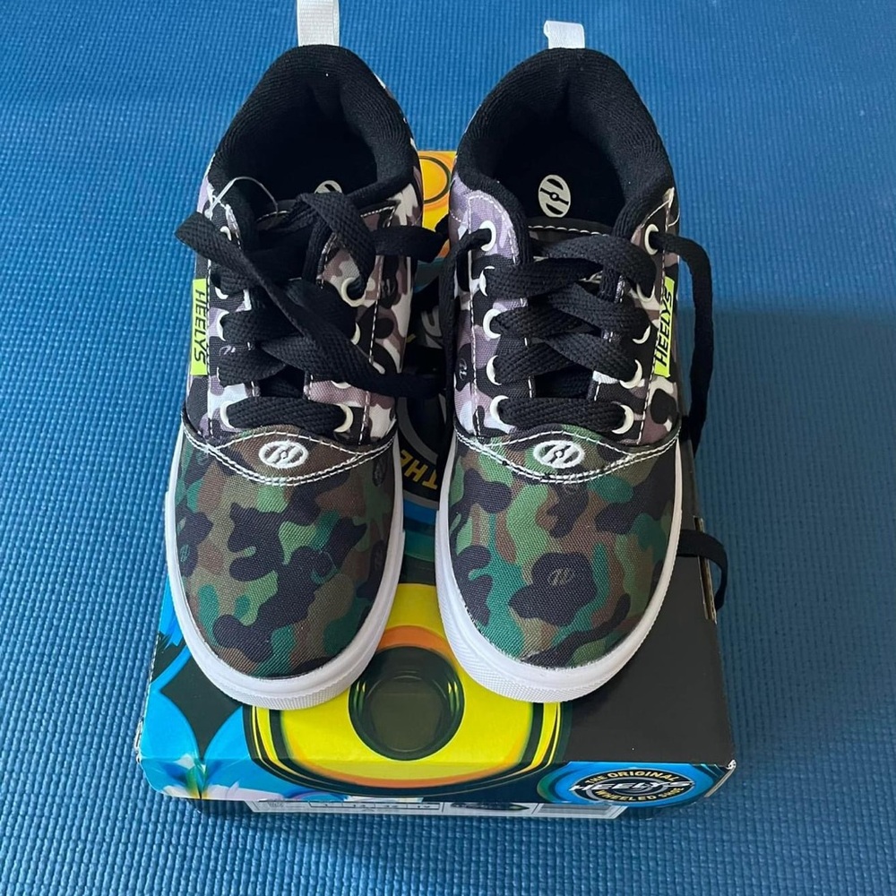 Camouflage Heelys for kids